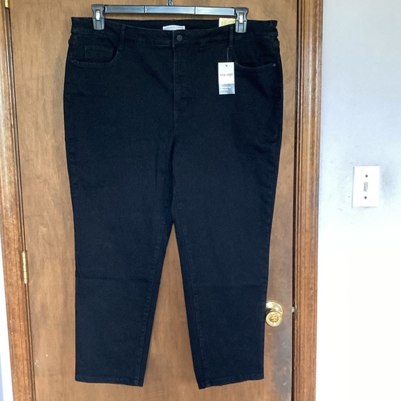 Relisted Nine West black high rise slim straight jean with sculpting denim 20W - Picture 8 of 17